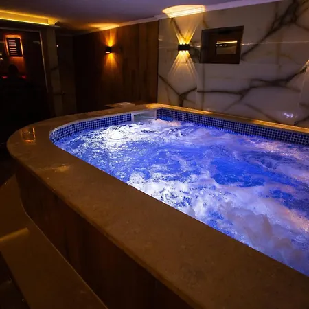 Golden Guest house *