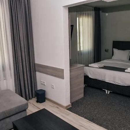 Golden Guest house *